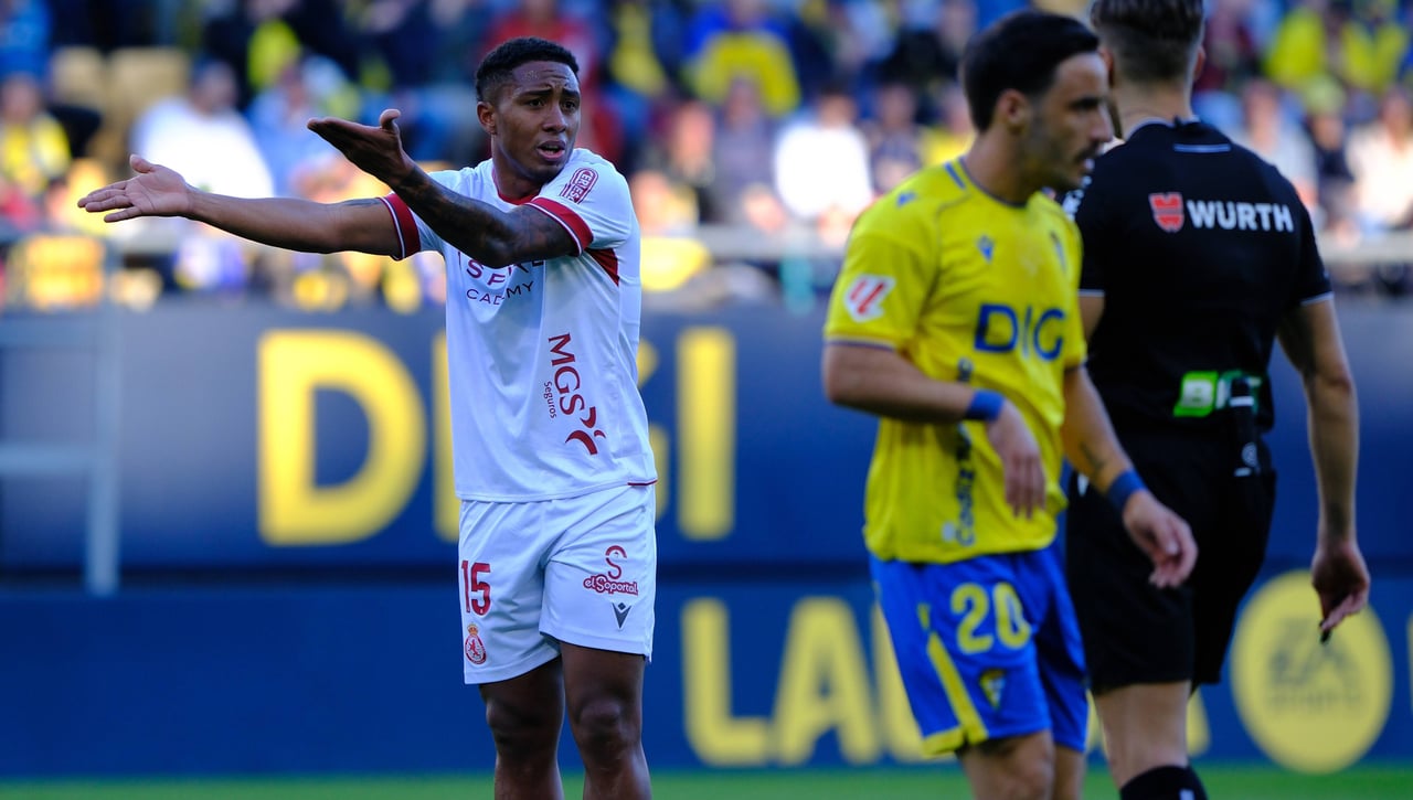 Así queda la clasificación de LaLiga Hypermotion tras el triunfo Deportivo de La Coruña y la derrota del Cádiz