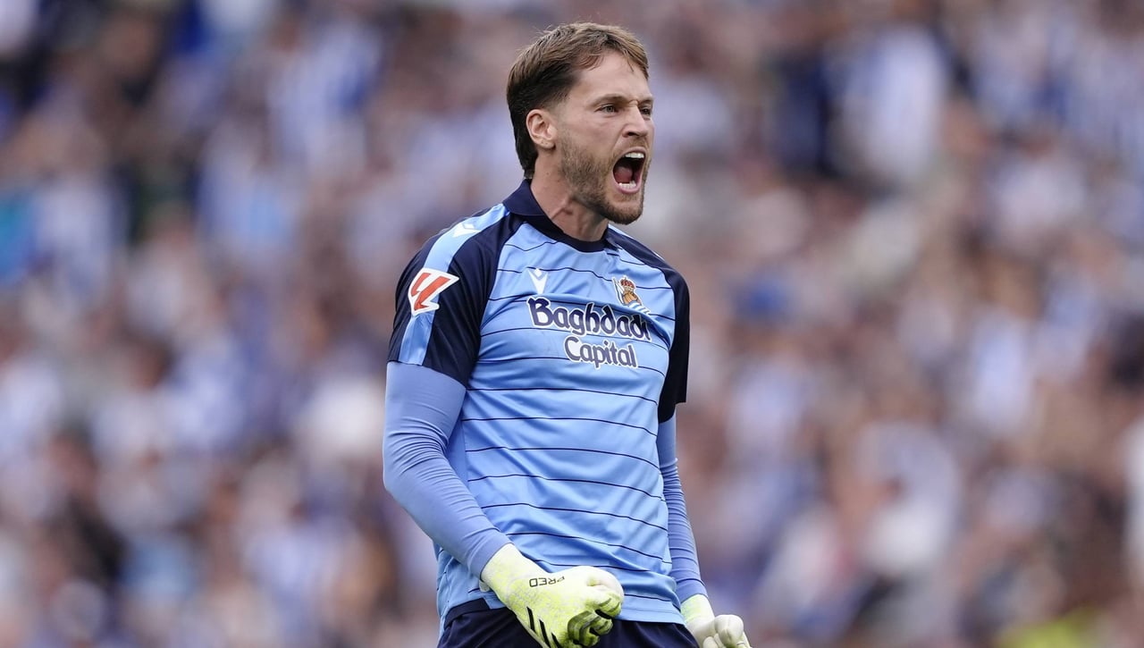 Remiro se lo pone difícil a Luis de la Fuente y Joan García