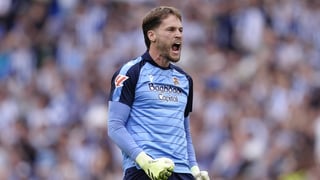 Remiro se lo pone difícil a Luis de la Fuente y Joan García