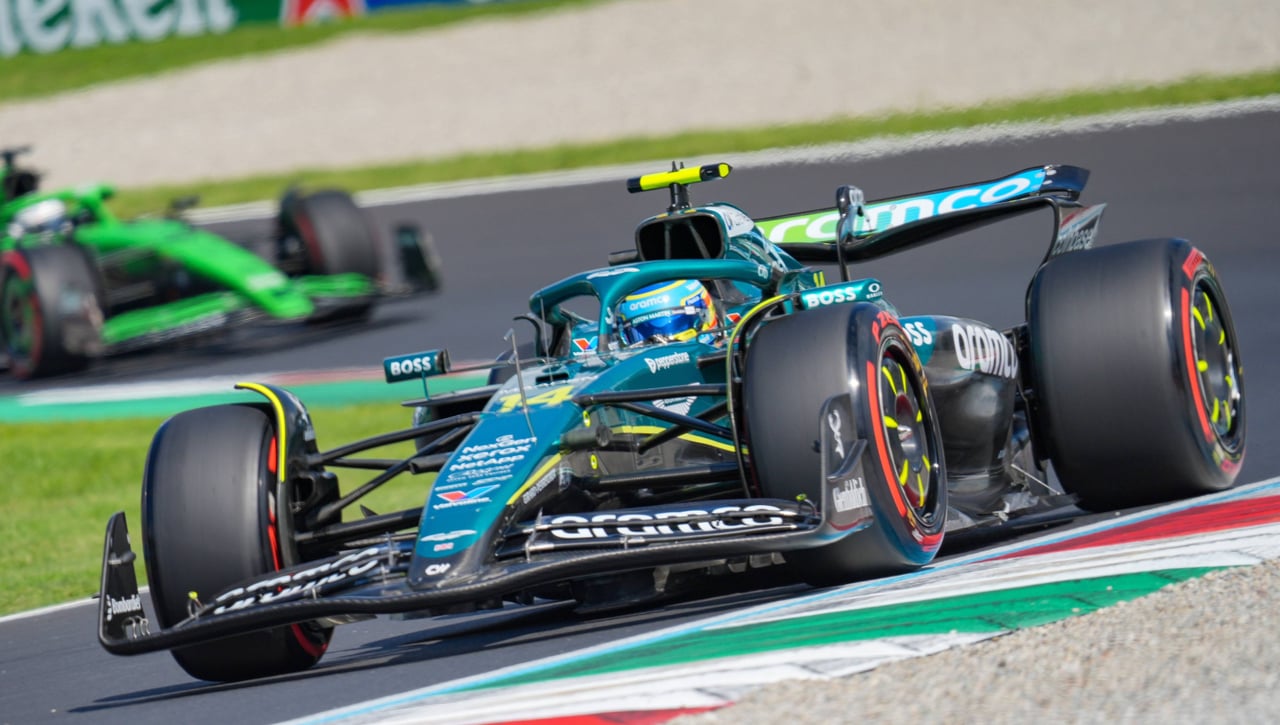 Fernando Alonso acaricia la 33 en Singapur