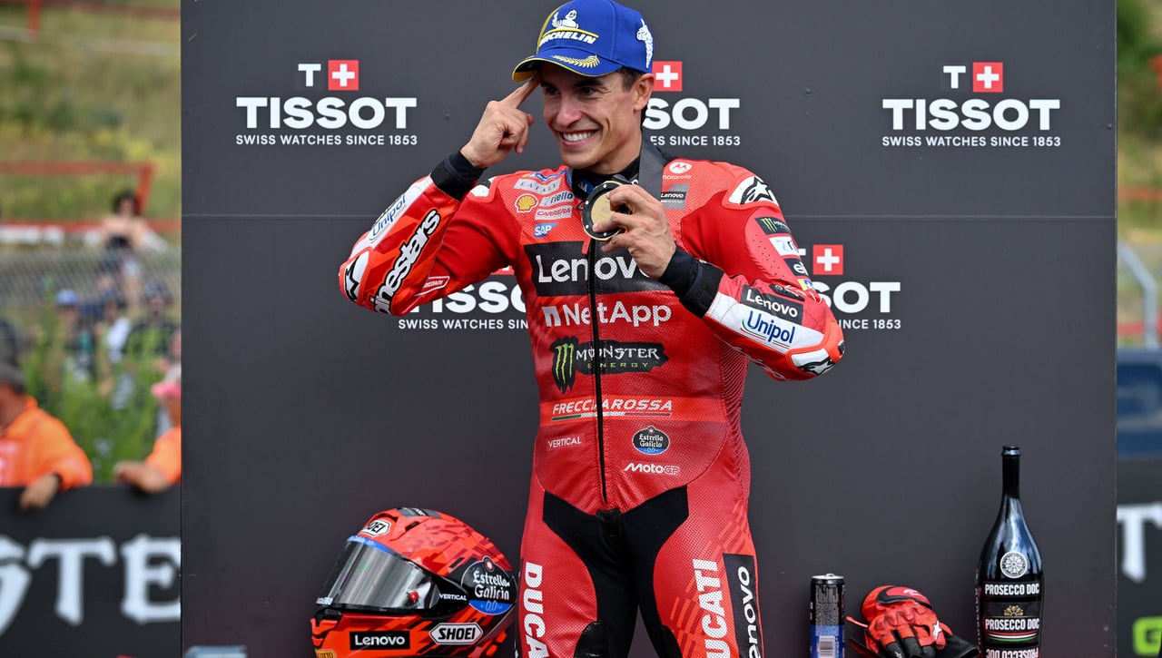 Marc Márquez impone su ley en Brno y lanza un mensaje muy claro