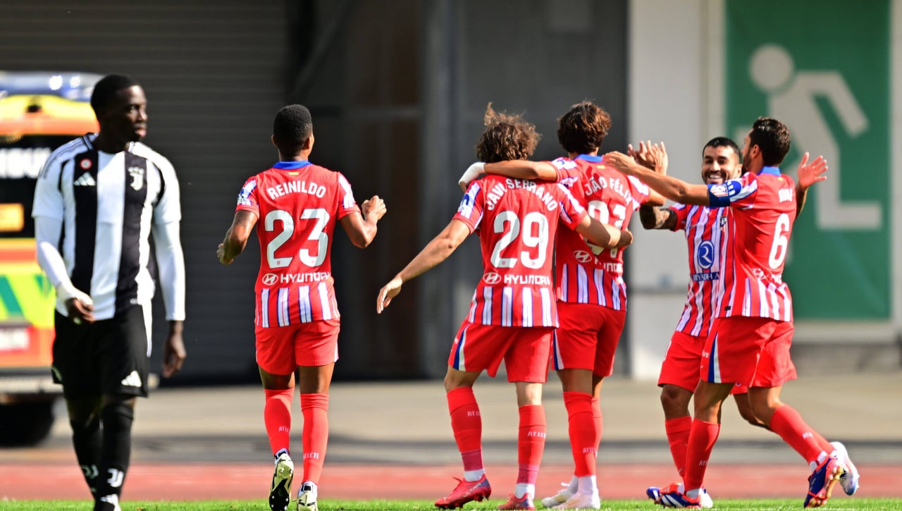 Cambio de cromos en el Atlético