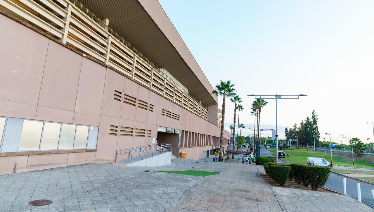 La Junta de Andalucía facilitaría que Sevilla y Betis compartiesen estadio, pero la realidad y los plazos dicen otra cosa