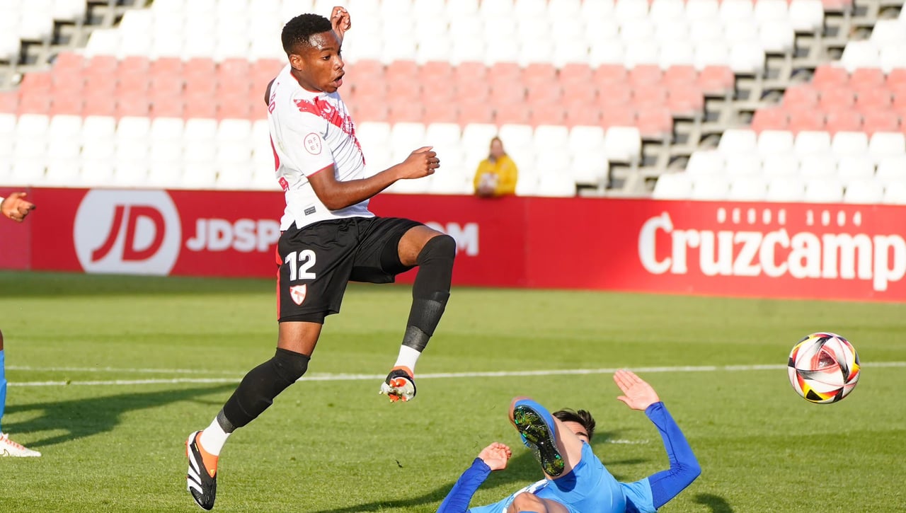 0-0: El Sevilla Atlético se aferra al liderato en su Tourmalet particular