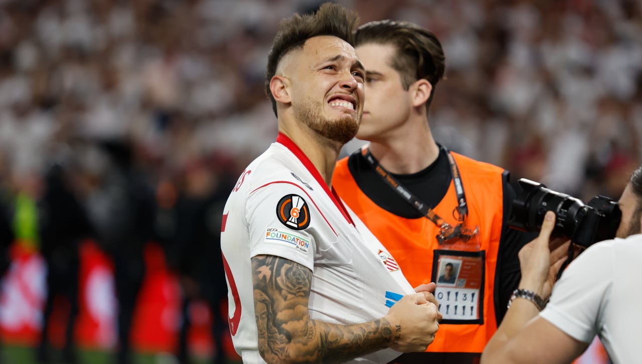 Movimientos en el Sevilla para una salida de Ocampos y opciones para Januzaj y 'Tecatito'