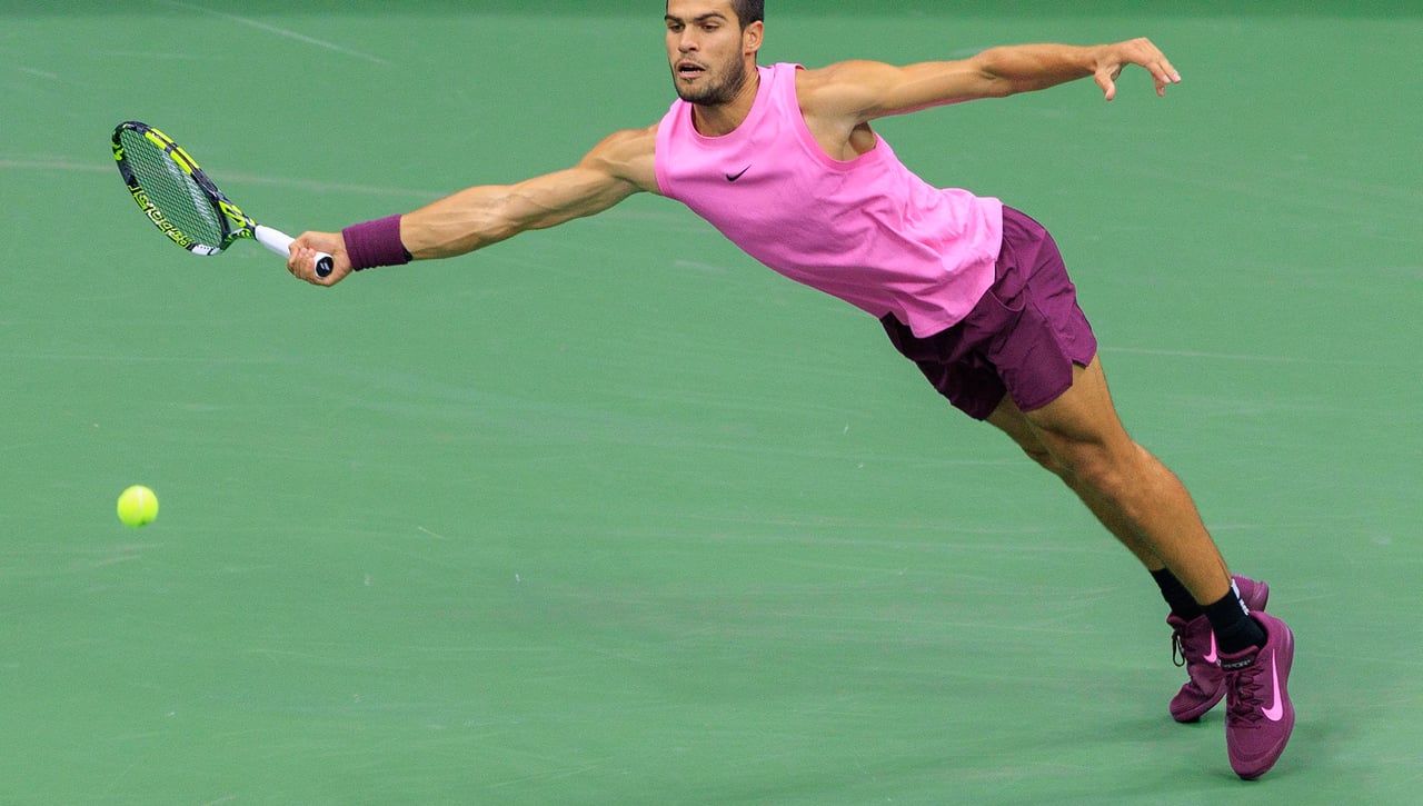 Carlos Alcaraz da el susto