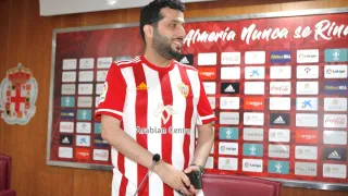 El Almería se adelanta al Celta de Vigo y cierra su primer fichaje para la próxima temporada