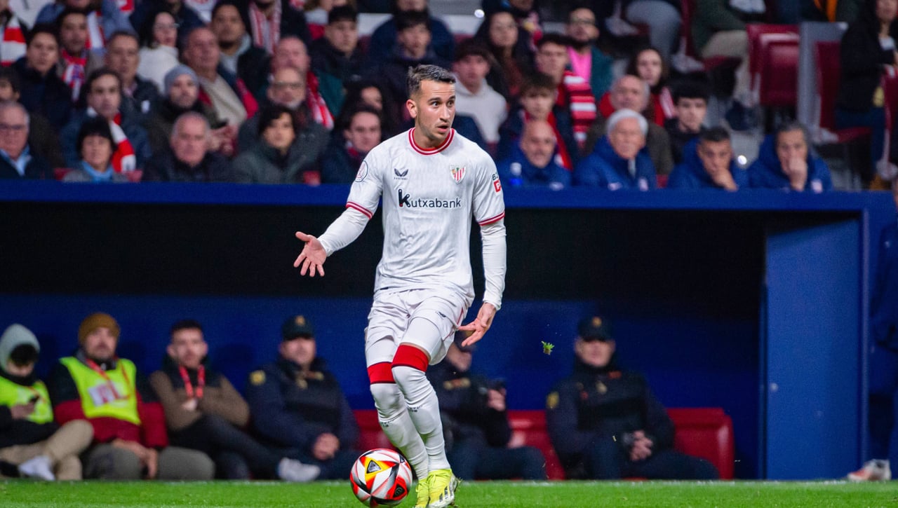 Oficial: Álex Berenguer renueva con el Athletic hasta 2027 