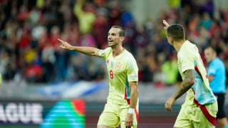 Suiza 1-4 España: España resiste con uno menos y termina goleando