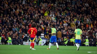 Laporte responde con ironía al feo gesto de Vinicius y las redes sociales le aplauden