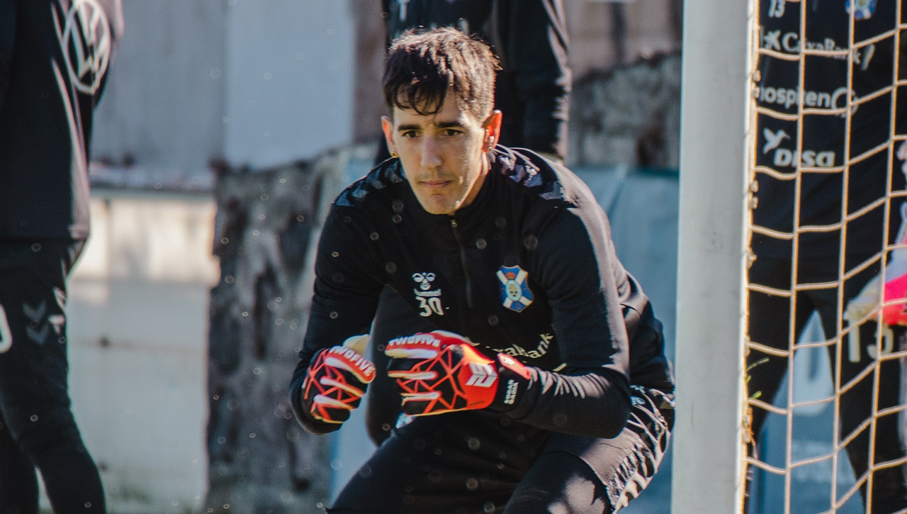 El Tenerife no descarta la continuidad de Edgar Badia