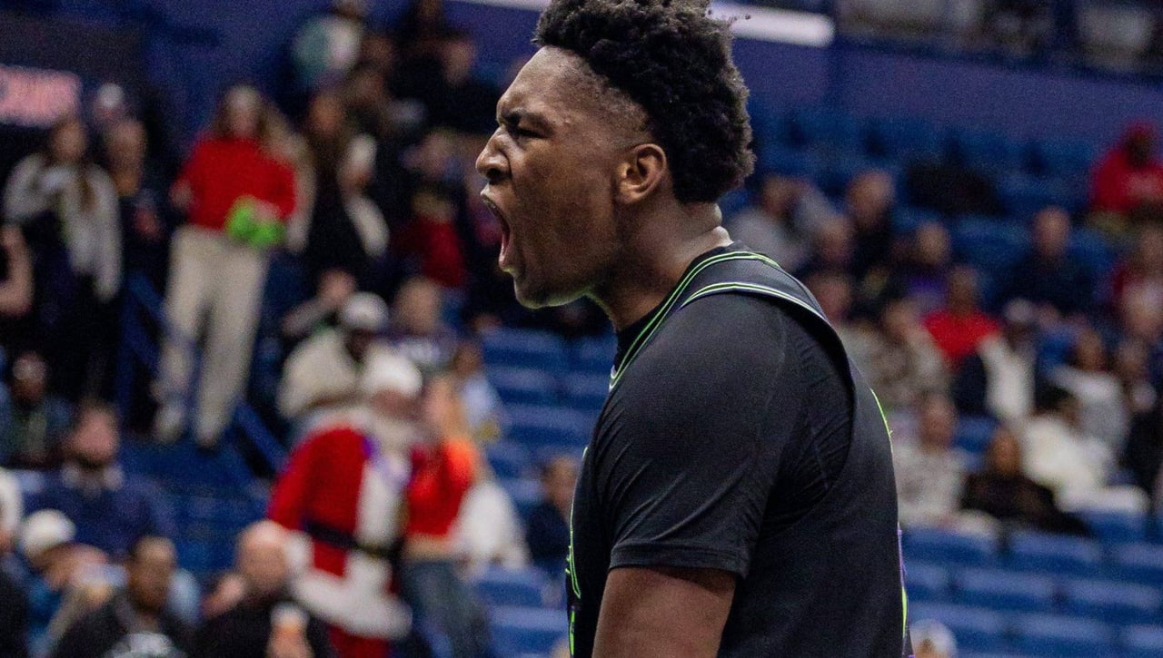 San Antonio sobrevive a la locura de Derik Queen