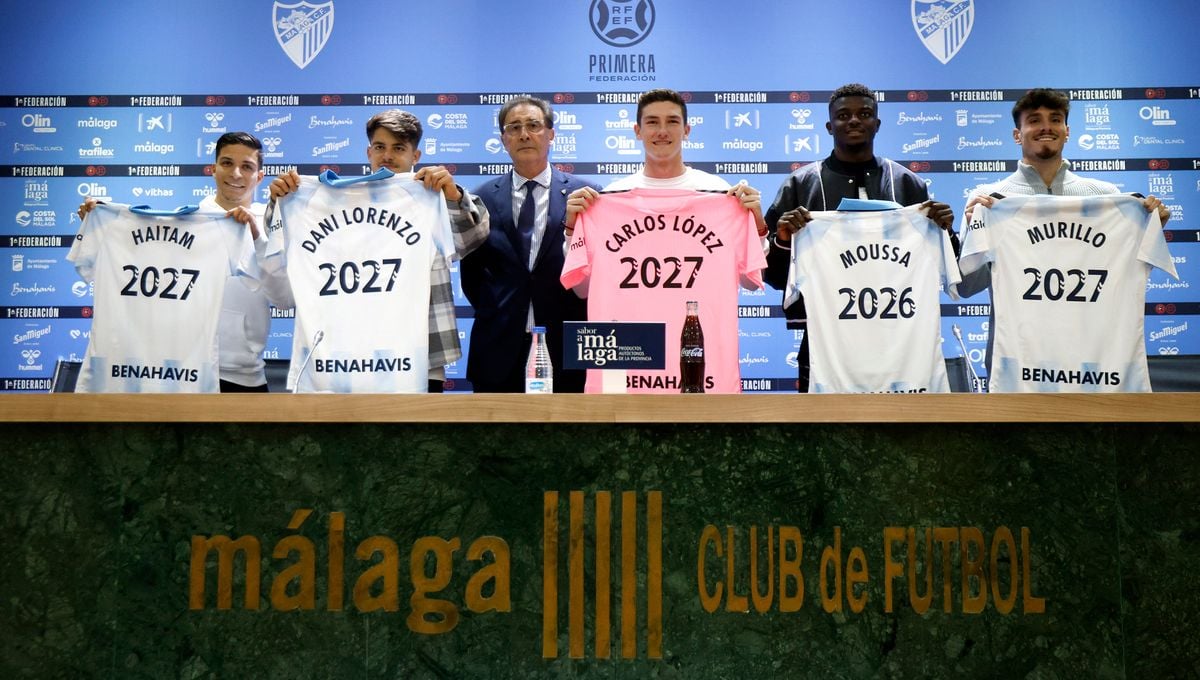El Málaga CF anuncia la renovación de cinco jugadores de una atacada