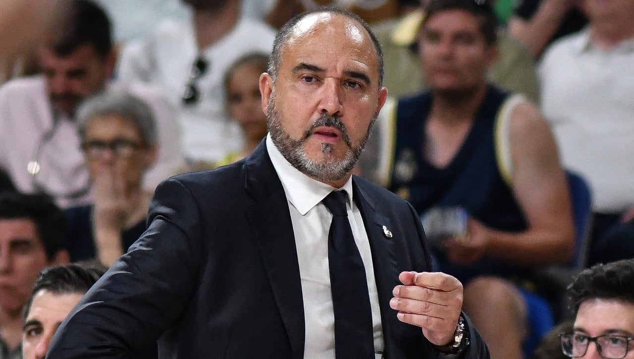 Se ofrece abiertamente para entrenar a la Selección española