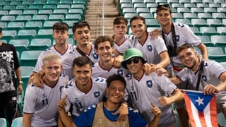 Por si había alguna duda de que el Sevilla Atlético es una familia: todos con Antonetti