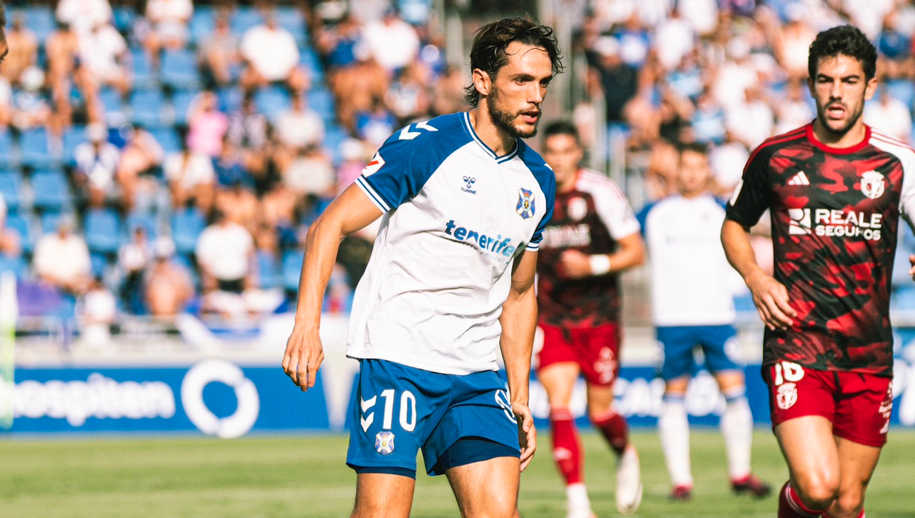 Primer fichaje en el Sporting de Gijón