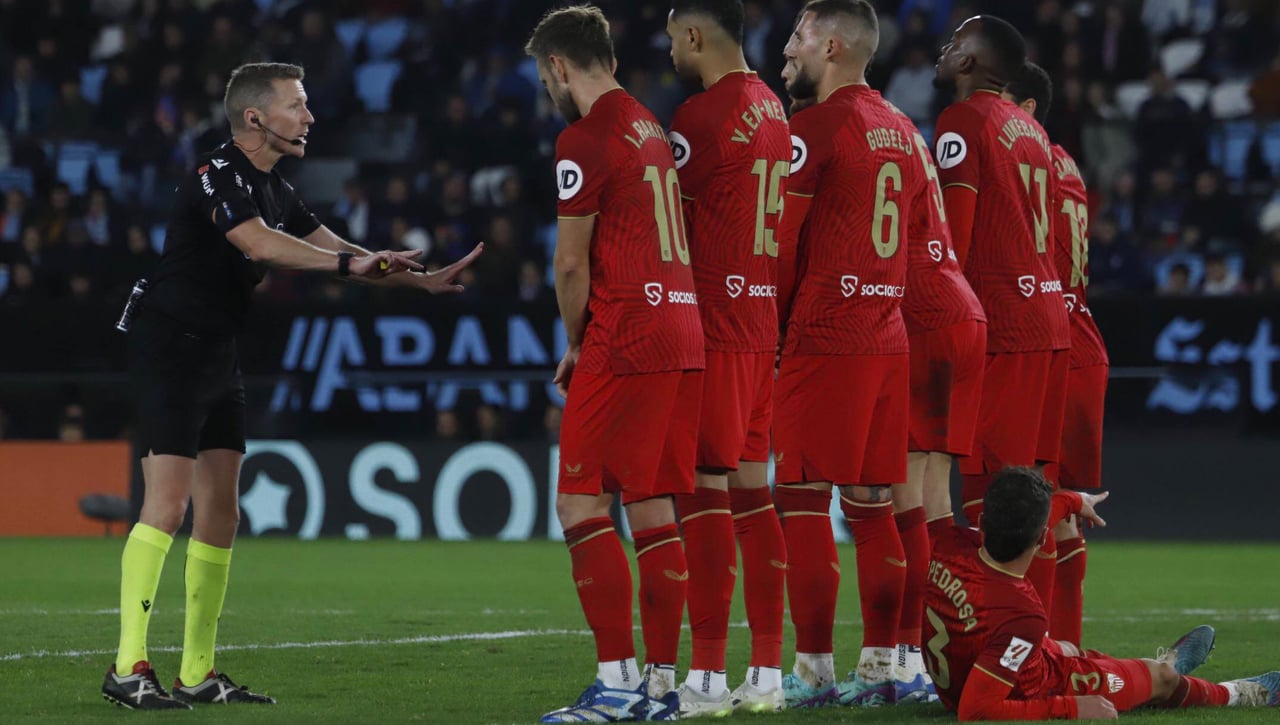 El Sevilla responde a las quejas del Celta: "Hernández Hernández es el mejor árbitro de LaLiga"
