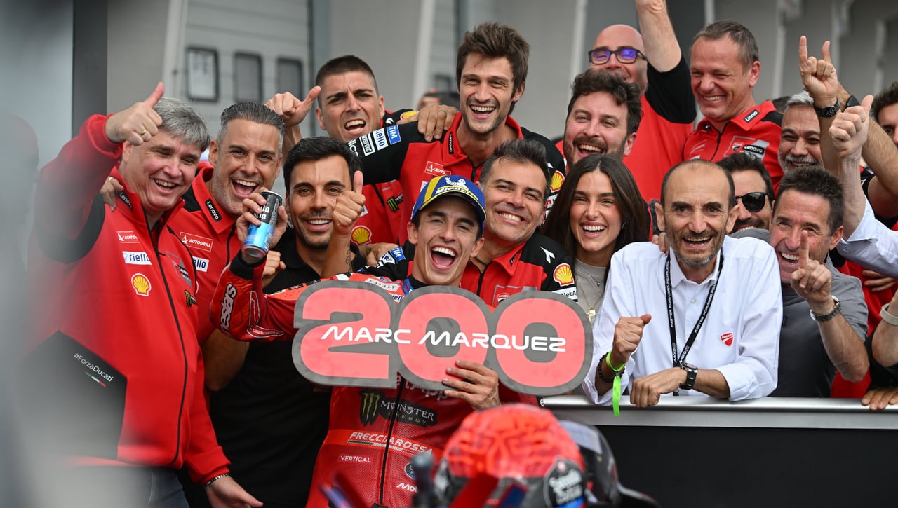Marc Márquez juega en otra liga en Sachsenring