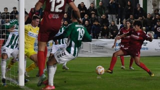 El día que Carlos Álvarez no olvidará: debut oficial, gol, autógrafos...