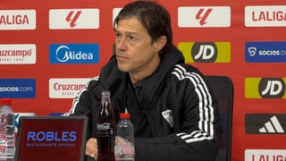 Almeyda responde con claridad a la posibilidad de fichar antes del cierre y a la salida de Juanlu: "Voy a morir con lo que tengo" 