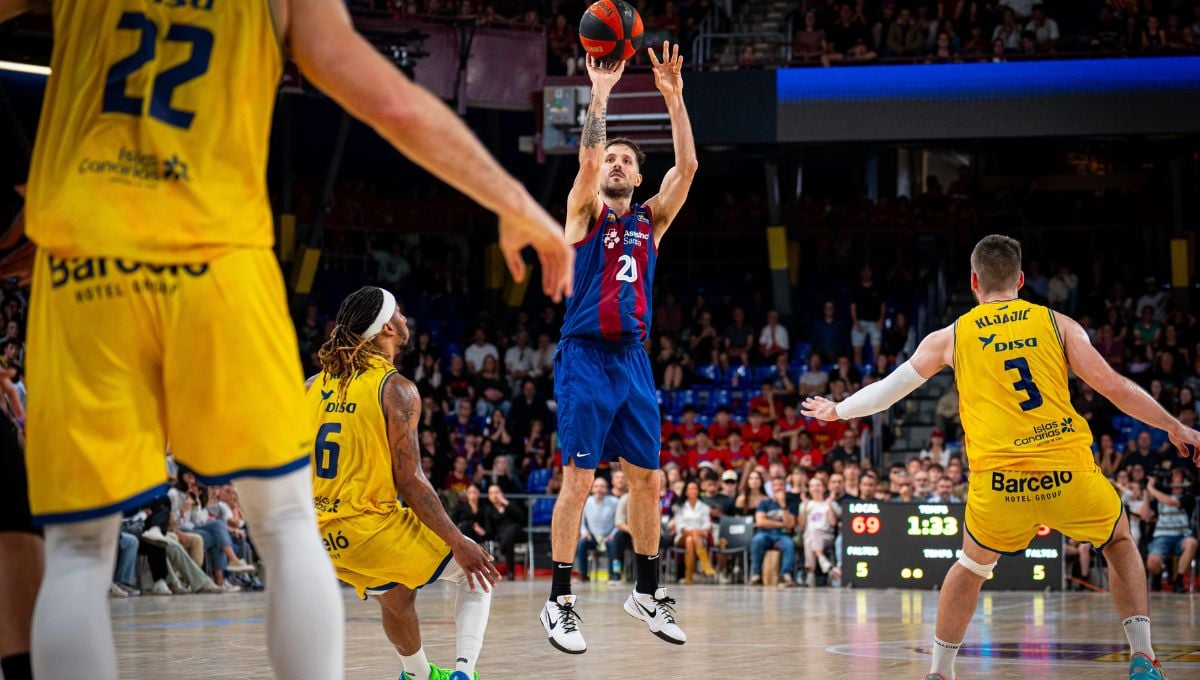 El Barça sobrevive y el Martín Carpena se va de fiesta