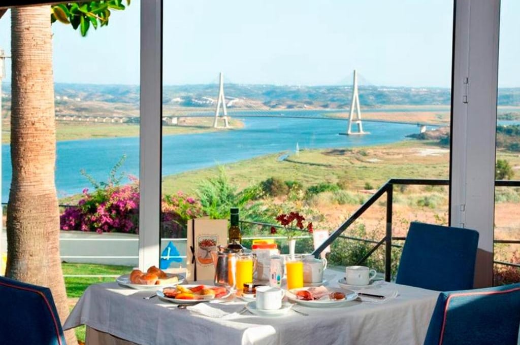 Los paradores más baratos de Andalucía para viajar en otoño