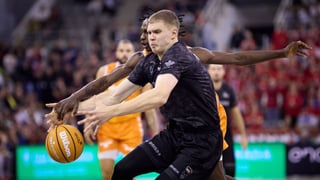 El colista se estrena a costa del invicto del Valencia Basket