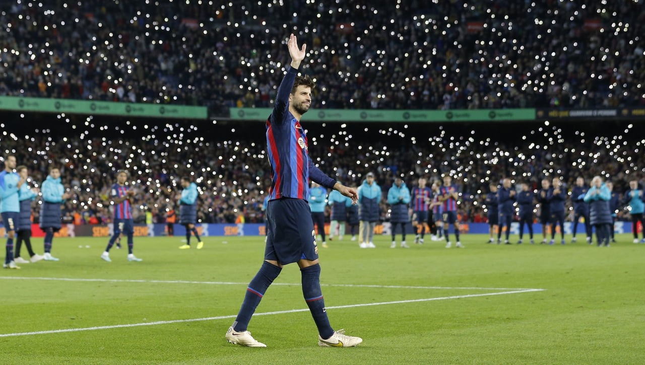 Piqué vuelve al Camp Nou como presidente y en helicóptero 