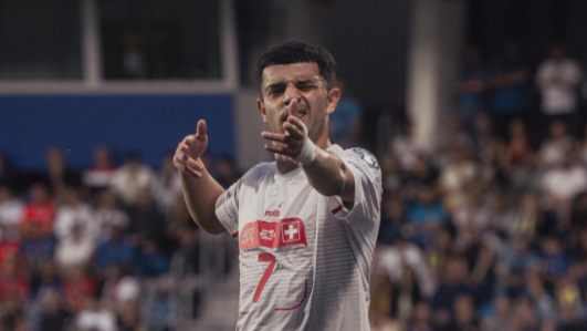 El Valencia piensa en Amdouni como recambio de Cavani