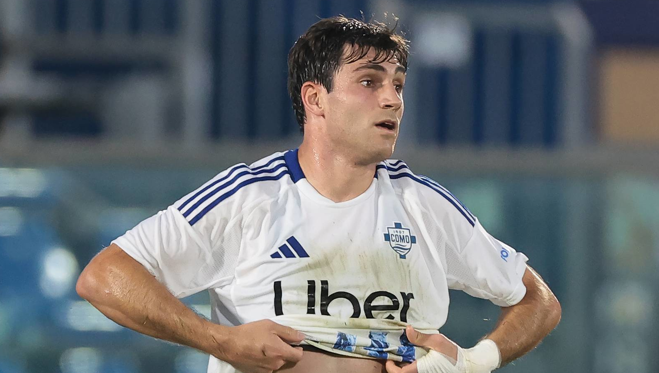 Iván Azón marca para seguir alimentando su fichaje por el Valencia