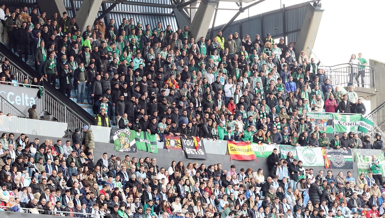 Insultos contra el Betis y del Sevilla