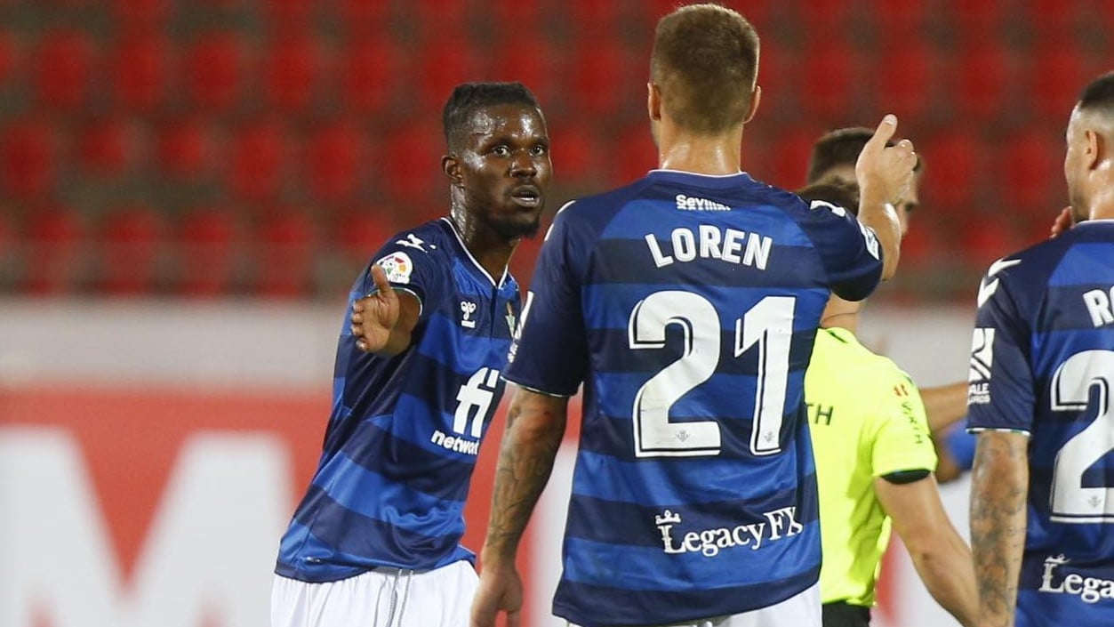 División de opiniones con el futuro de Loren en el Betis y oferta insuficiente por Paul