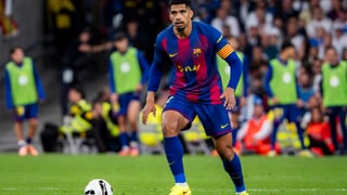 Araujo vuelve a los entrenamientos de Hansi Flick pero su presencia contra el Espanyol no está confirmada