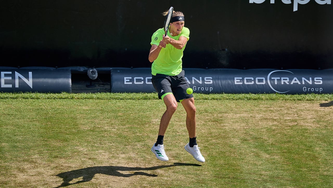 Zverev le da una lección a la joya del tenis mundial en Stuttgart