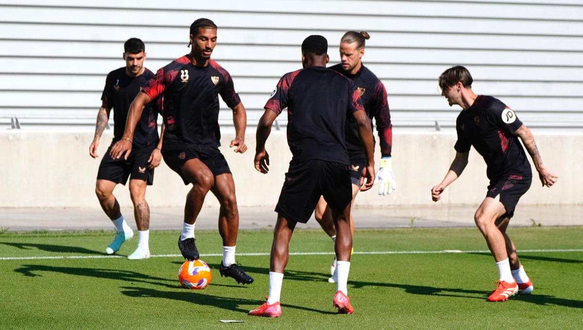 El Sevilla prepara el final liguero con Kike Salas y con ocho bajas seguras