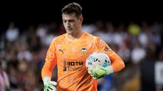 Agirrezabala, portero del Valencia, ante la visita en Copa del Athletic: "Las bajas los están lastrando, pero siguen siendo peligrosos"