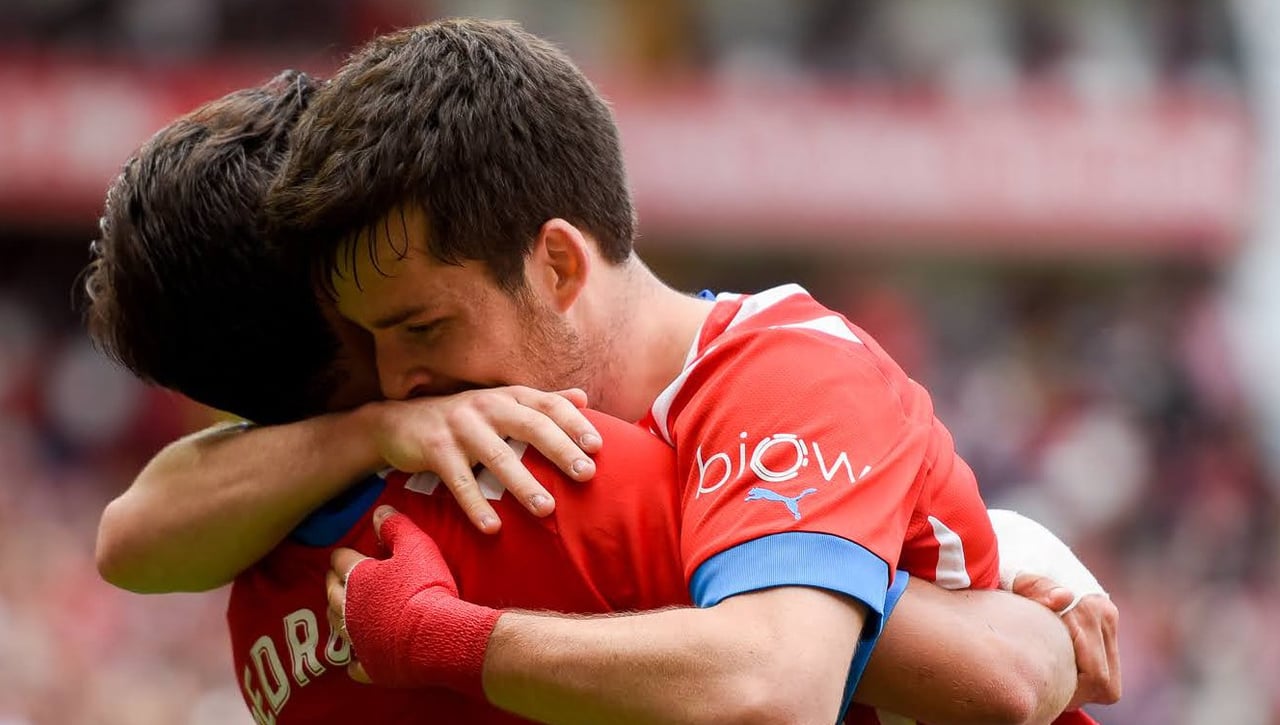 El Sporting encarrila la permanencia