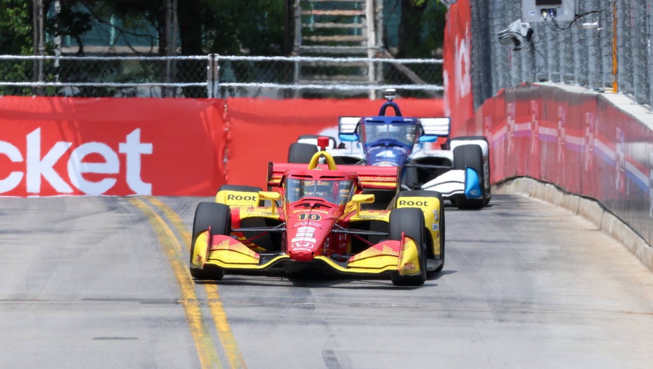 Álex Palou vuelve a la realidad de golpe en Detroit