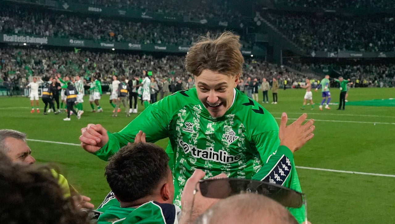 El otro objetivo de Manna (Nápoles) en su viaje a Sevilla era Jesús Rodríguez