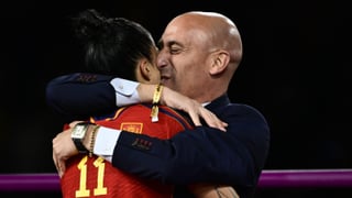 El beso de Rubiales a Jenni Hermoso se repite