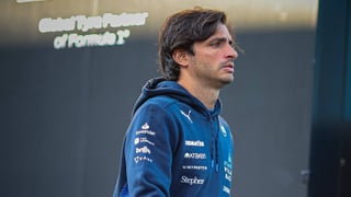 Carlos Sainz insulta a Lawson y se lleva una dura sanción