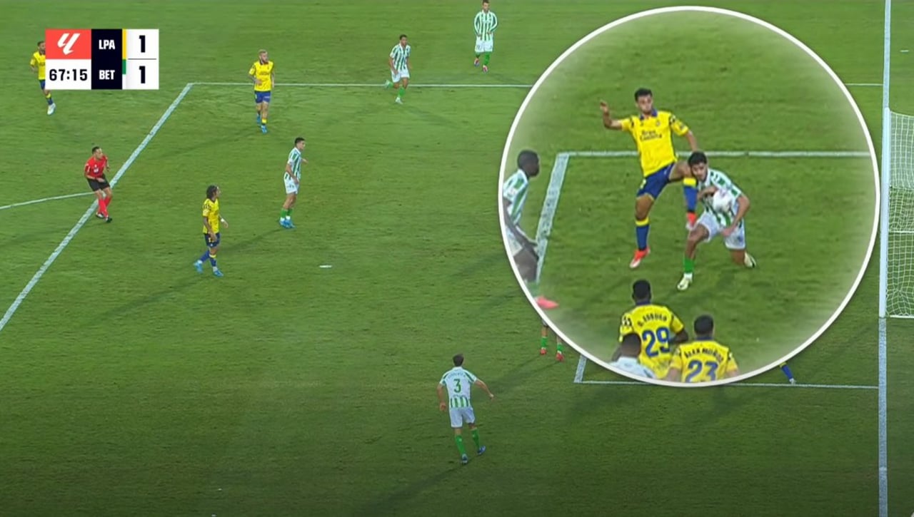 El vestuario del Betis explota por el penalti a Johnny: "¡Ya está bien!"