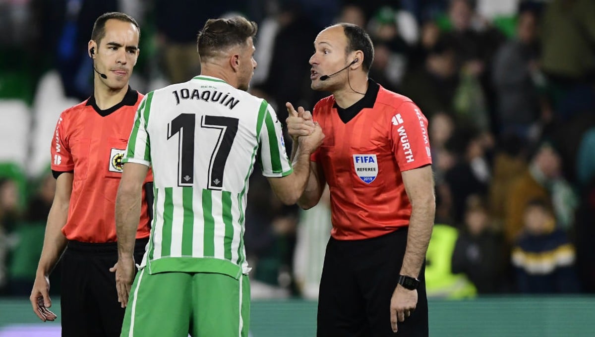 La 'nevera' de Mateu, el peligro para el Betis... los árbitros de la jornada 11