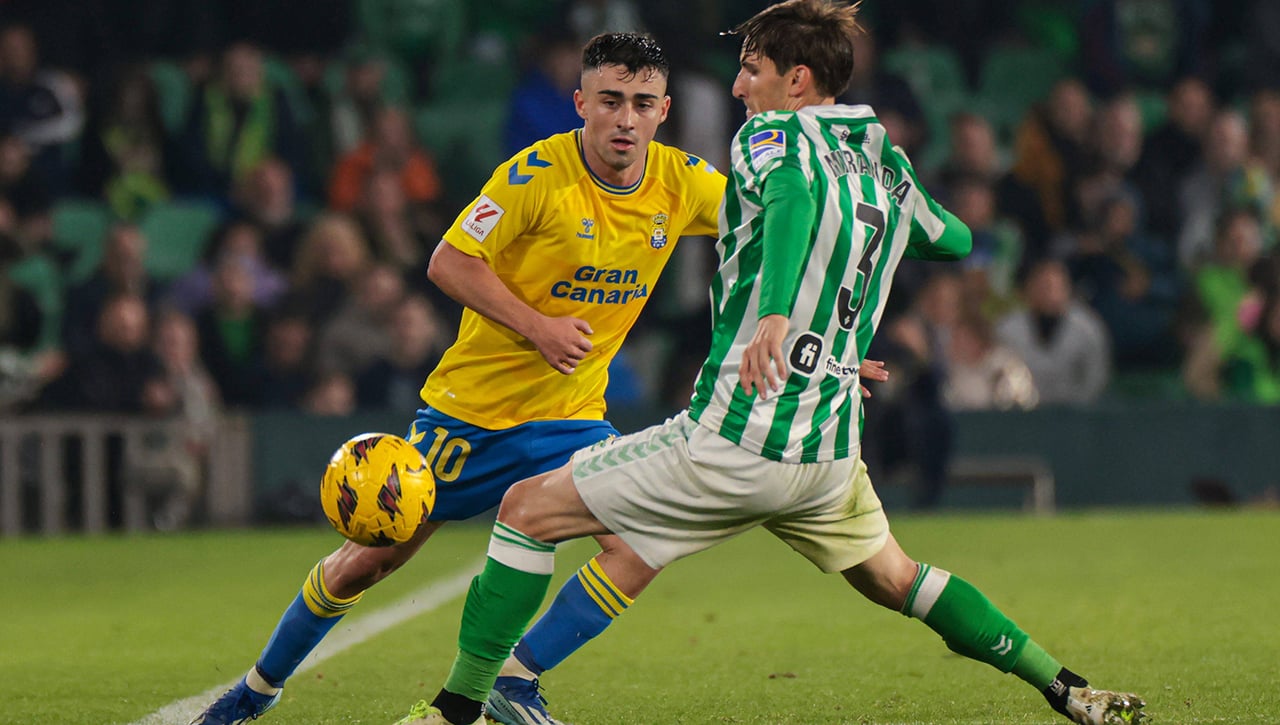Paso al frente del Betis por Moleiro