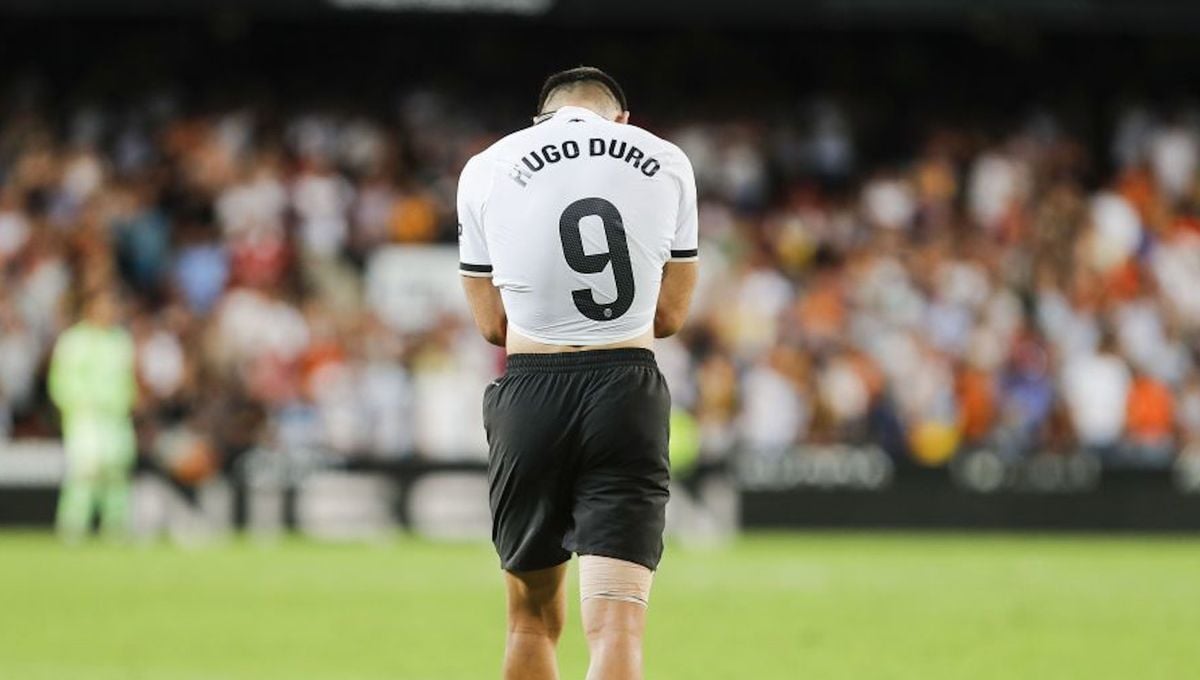 Hugo Duro se muerde la lengua tras la dura derrota del Valencia