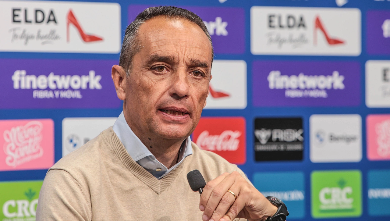 José Luis Oltra desaprovecha tres oportunidades para salir del descenso