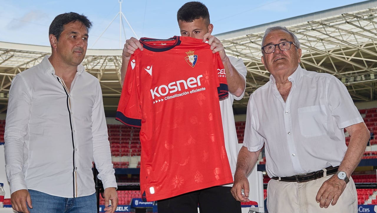 El presidente de Osasuna critica las palabras de Enrique Martín sobre el club