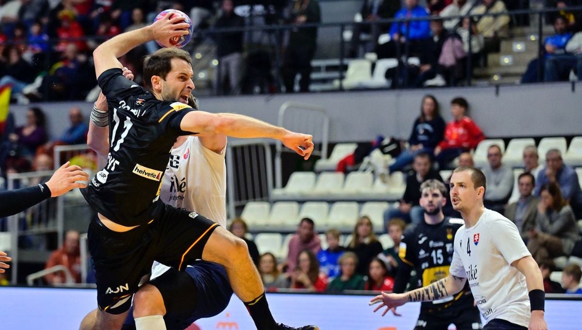 Los Hispanos convencen antes de su gran cita