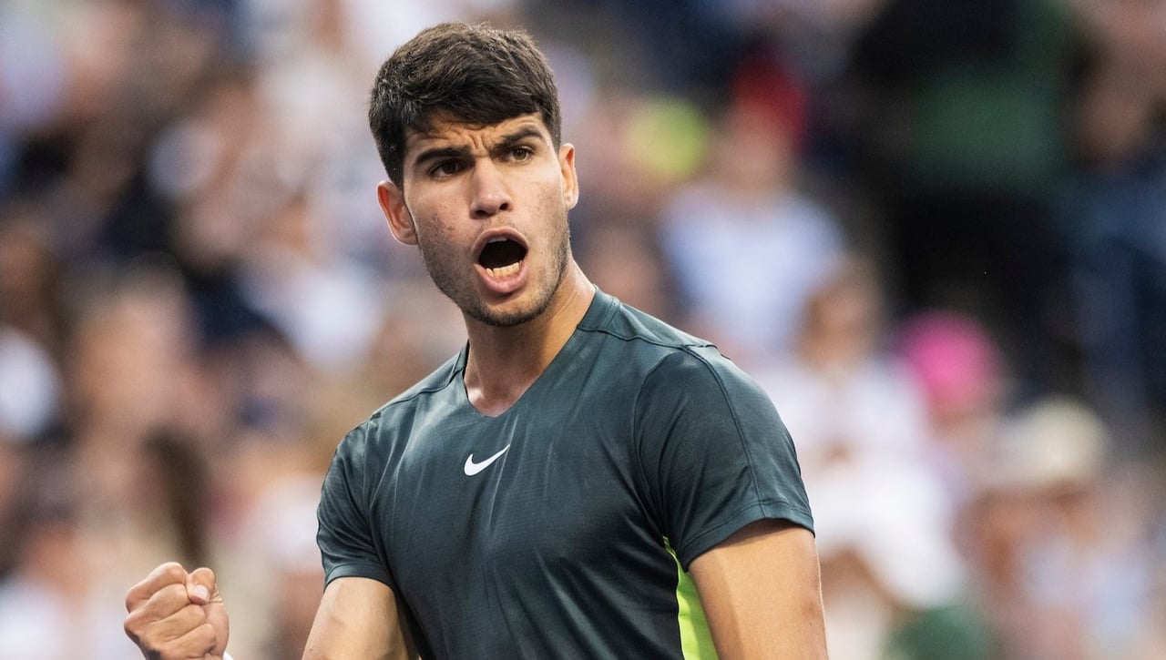 Carlos Alcaraz casi se cortocircuita pero acaba con Hurkacz en el ATP de Toronto