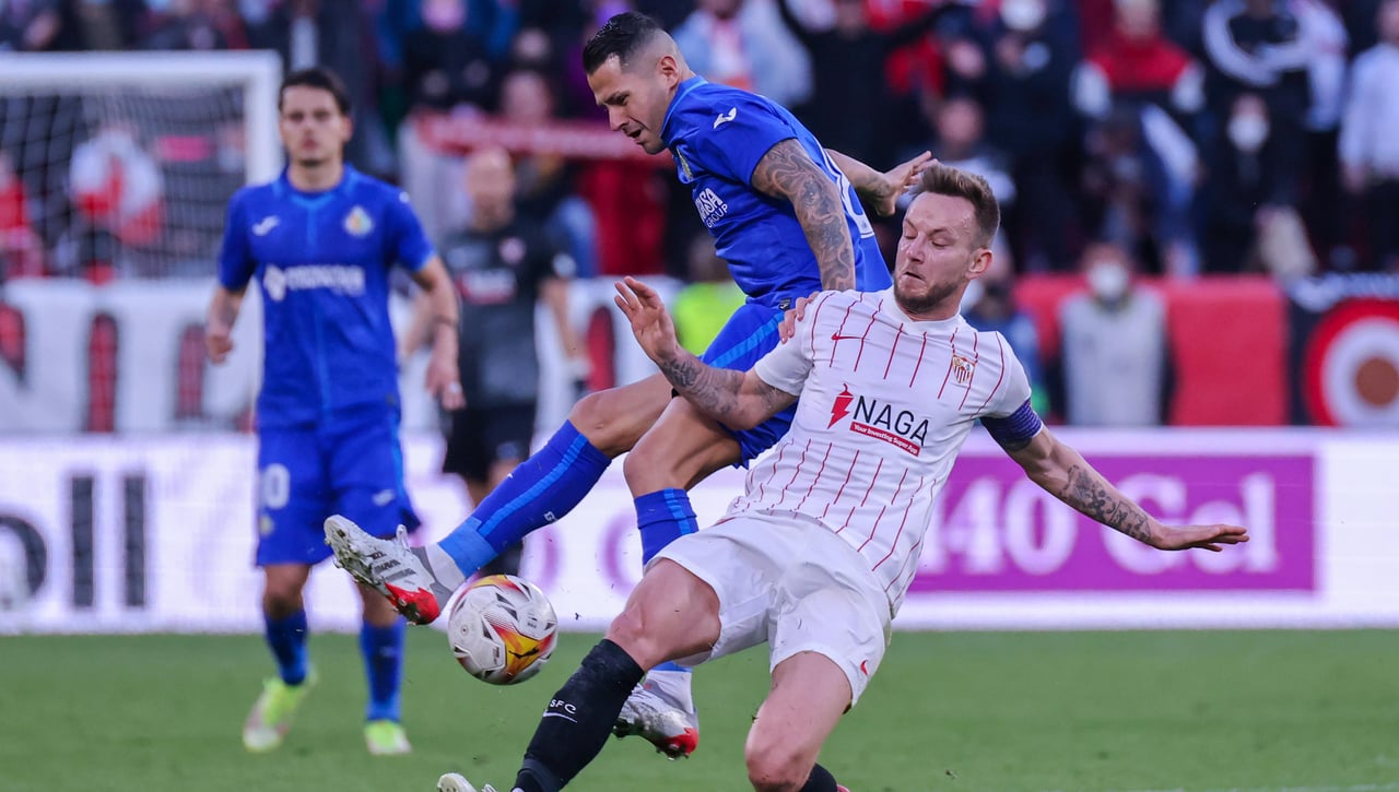 Vitolo siente "pena" por el Sevilla